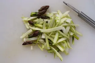 Salade d'asperges vertes à cru : Photo de l'étape 3