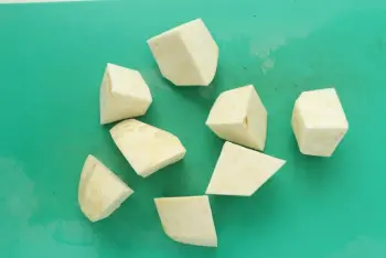 Céleri rémoulade à l'estragon et oeufs mimosa : Étape 1