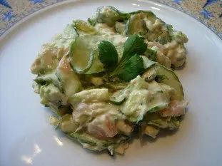 Salade mélangée concombre et saumon : Photo de l'étape 6