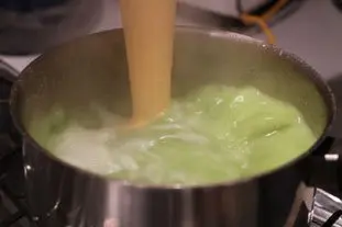 Bouillon léger aux brocoli : Photo de l'étape 3