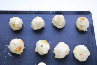 Petites brioches pistache-abricot : Photo de l'étape 7