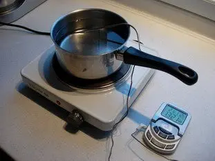 Il faut toujours couvrir une casserole d'eau qui chauffe : Photo de l'étape 1