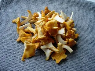 Poêlée de Saint-Jacques et Chanterelles, sauce au Noilly : Photo de l'étape 3