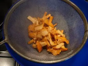 Poêlée de Saint-Jacques et Chanterelles, sauce au Noilly : Photo de l'étape 5