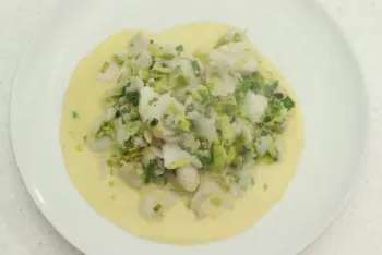 Poisson blanc et fondue de poireaux à la comtoise
