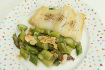 Filet de lieu aux asperges vertes et amandes : Étape 10
