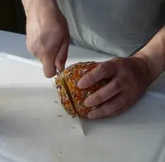 Comment peler à vif un ananas : Photo de l'étape 3