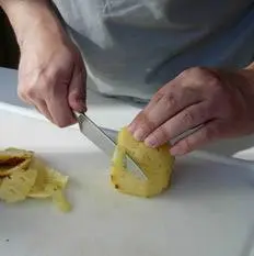 Comment peler à vif un ananas : Photo de l'étape 5