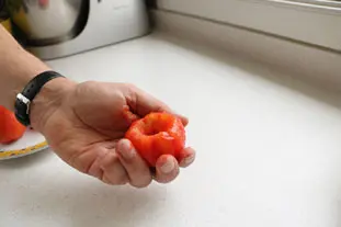 Comment éplucher des tomates à la flamme : Photo de l'étape 7