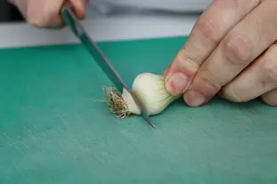 Comment préparer un oignon nouveau : Photo de l'étape 2