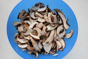 Sauté de porc crémeux aux champignons de Paris : Photo de l'étape 2