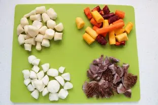 Belle pièce de viande confite et légumes fondants en cocotte lutée : Photo de l'étape 1