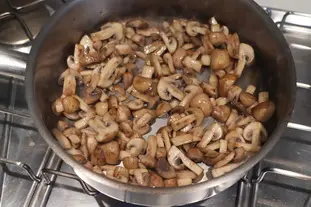 Sauté de poulet et champignons au curcuma : Photo de l'étape 5