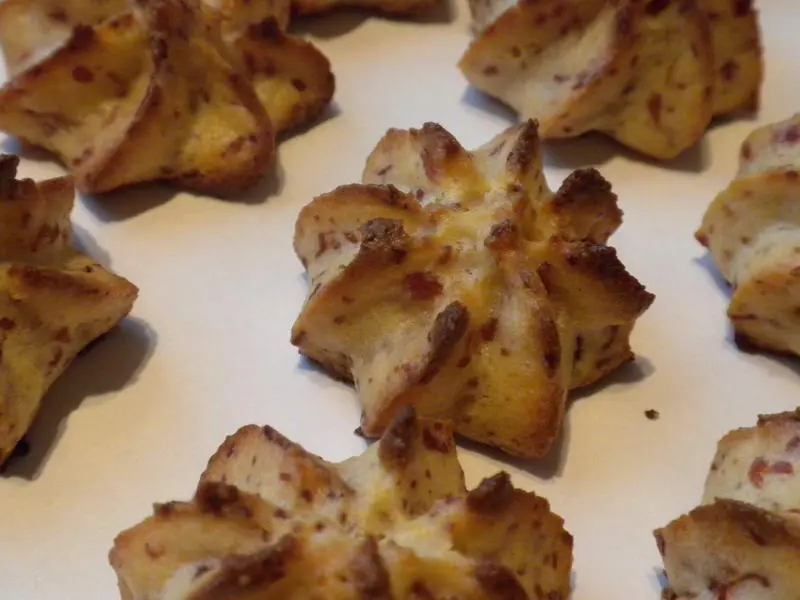 Pommes dauphines au jambon Serano