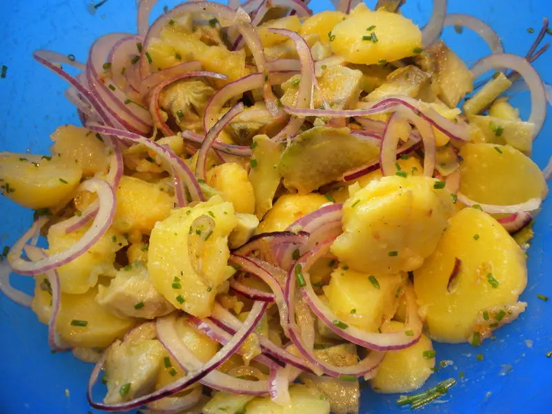 Salade tiède de pommes de terre et artichauts violets
