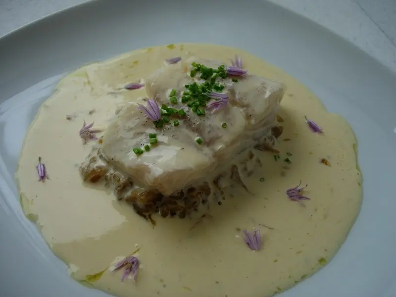 Pavé de poisson à la vapeur de romarin