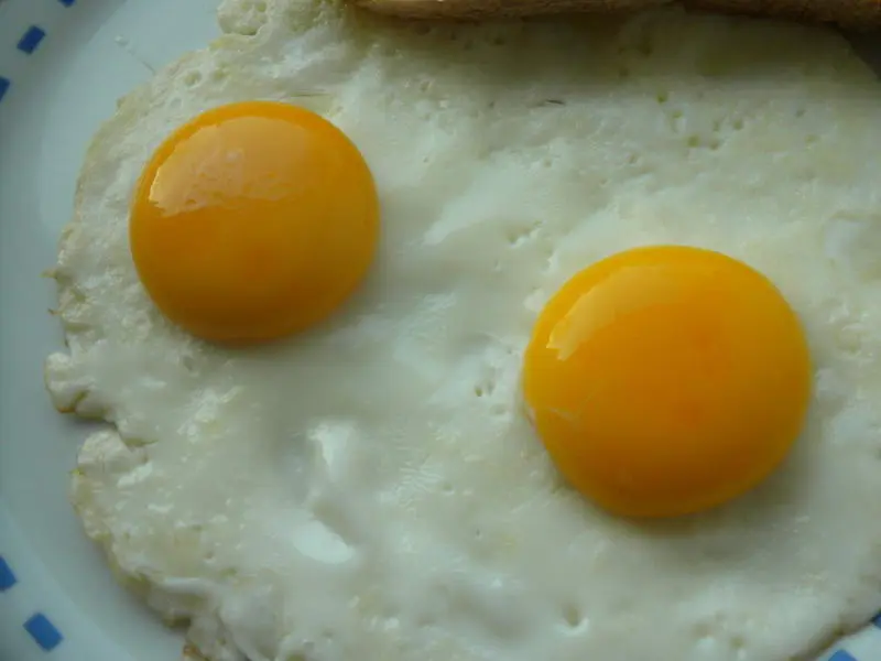 Comment bien cuire des oeufs sur le plat