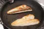 Le coté peau du poisson en premier ?