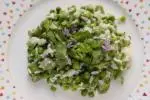 Fèves primeurs, petits pois et riz crémeux