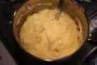 Polenta classique dans laquelle on fait fondre du fromage Mont d'Or.
