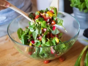 Tourner la salade