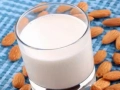 Jus (ou lait) d'amandes