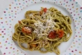 Spaghetti aux tomates et pesto