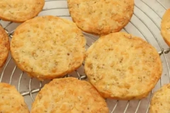 Crackers au sésame et Comté